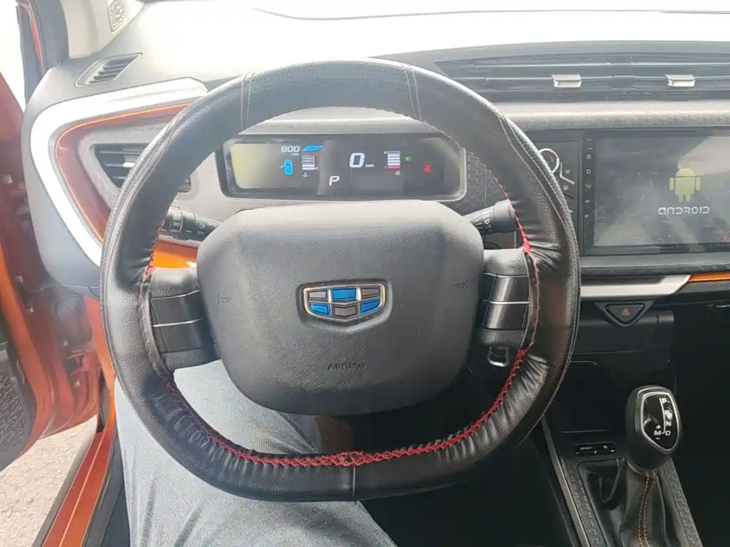Geely Vision X1 — миниатюра 11