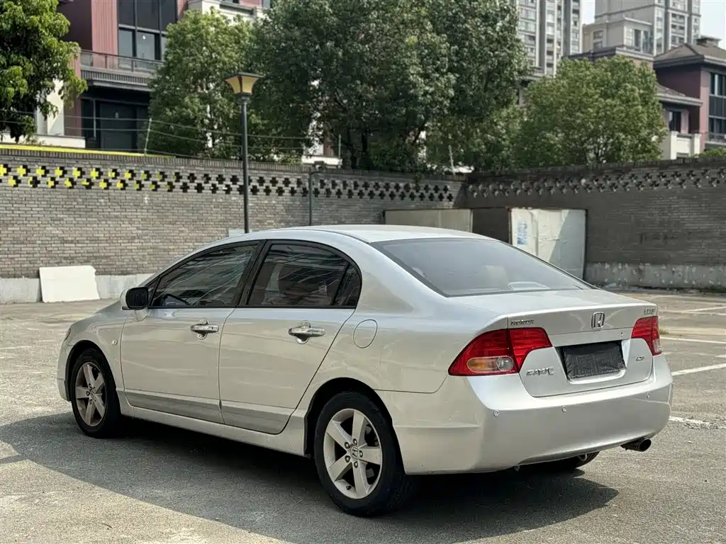 Honda Civic — миниатюра 15