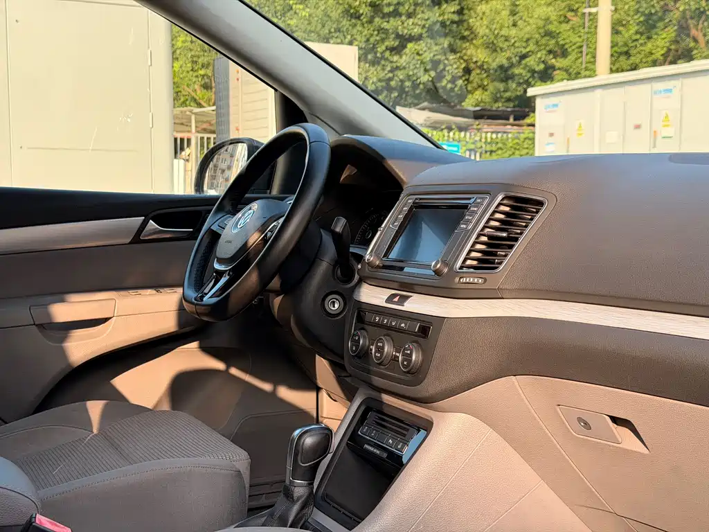Volkswagen Sharan — миниатюра 13