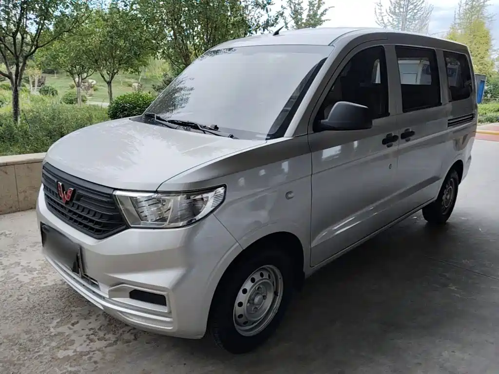 Wuling Hongguang V — миниатюра 2