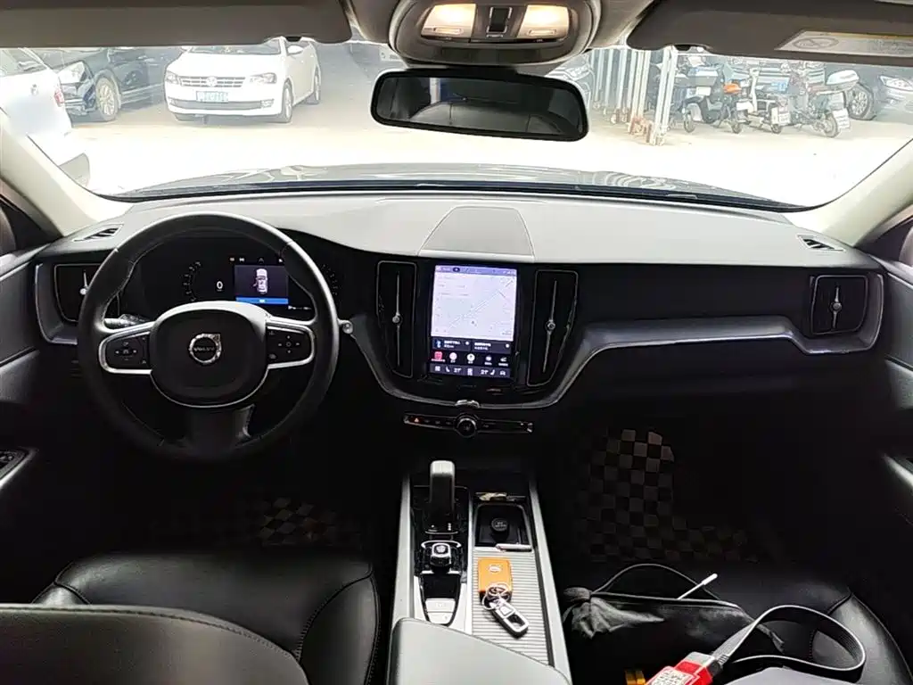 Volvo XC60 2022 B5 Luxury