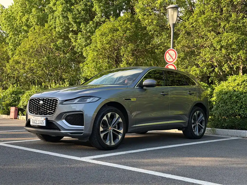 Jaguar F-PACE