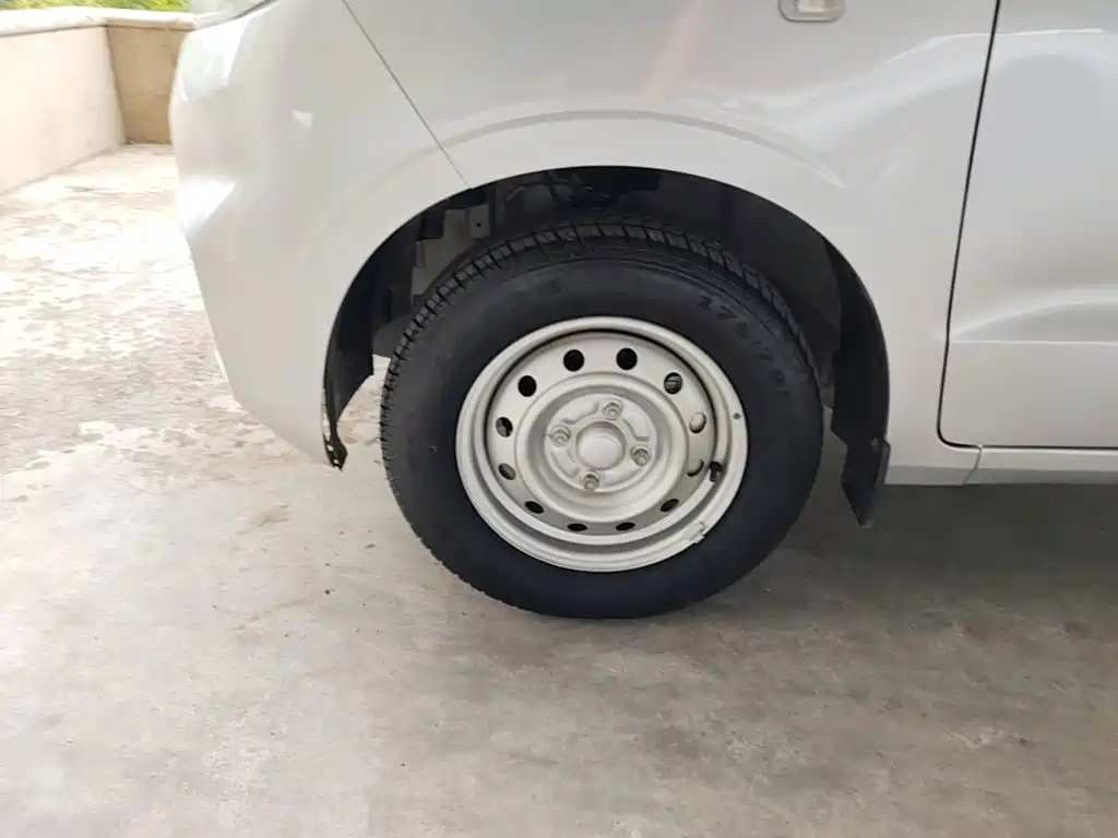 Wuling Hongguang V — миниатюра 23