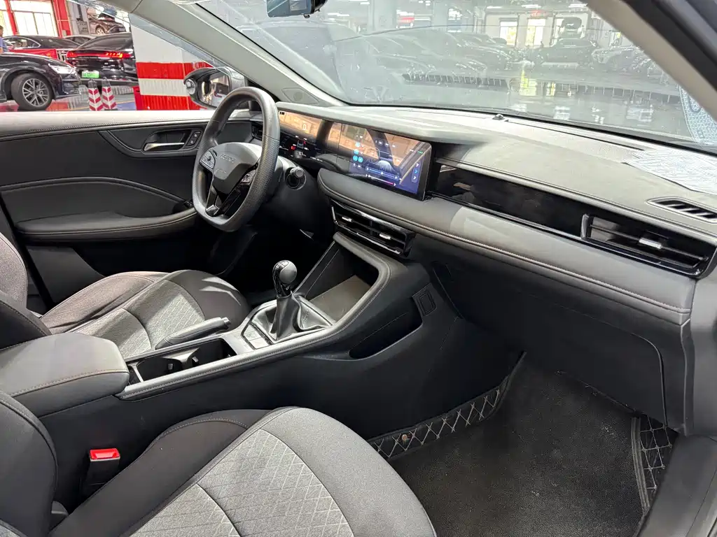 Roewe i5 — миниатюра 13