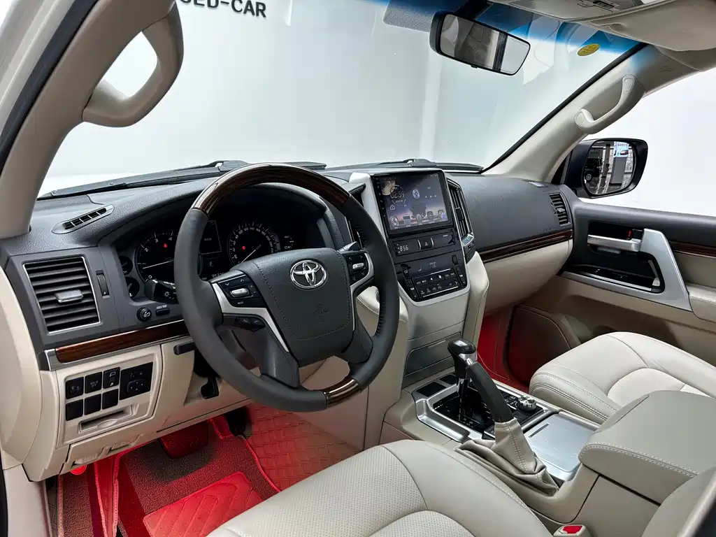 Toyota Land Cruiser 2019 5.7L