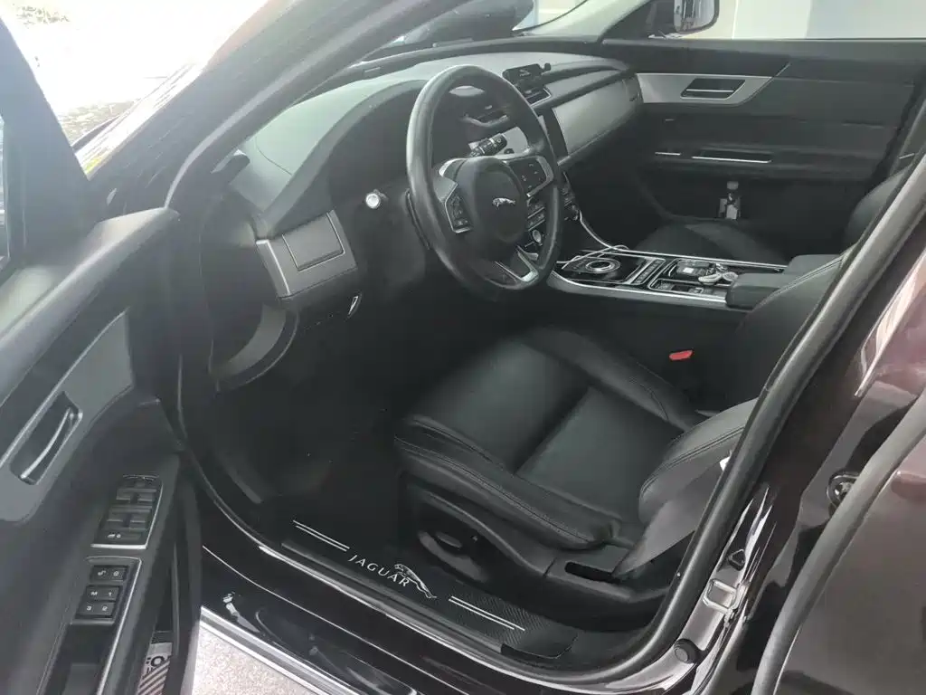 Jaguar XFL — миниатюра 14