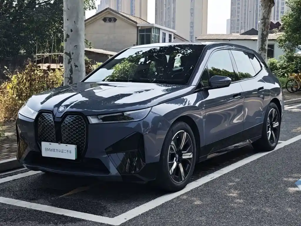 BMW iX