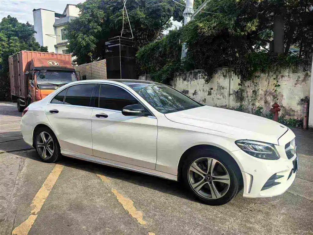 Mercedes-Benz C-Class — миниатюра 3