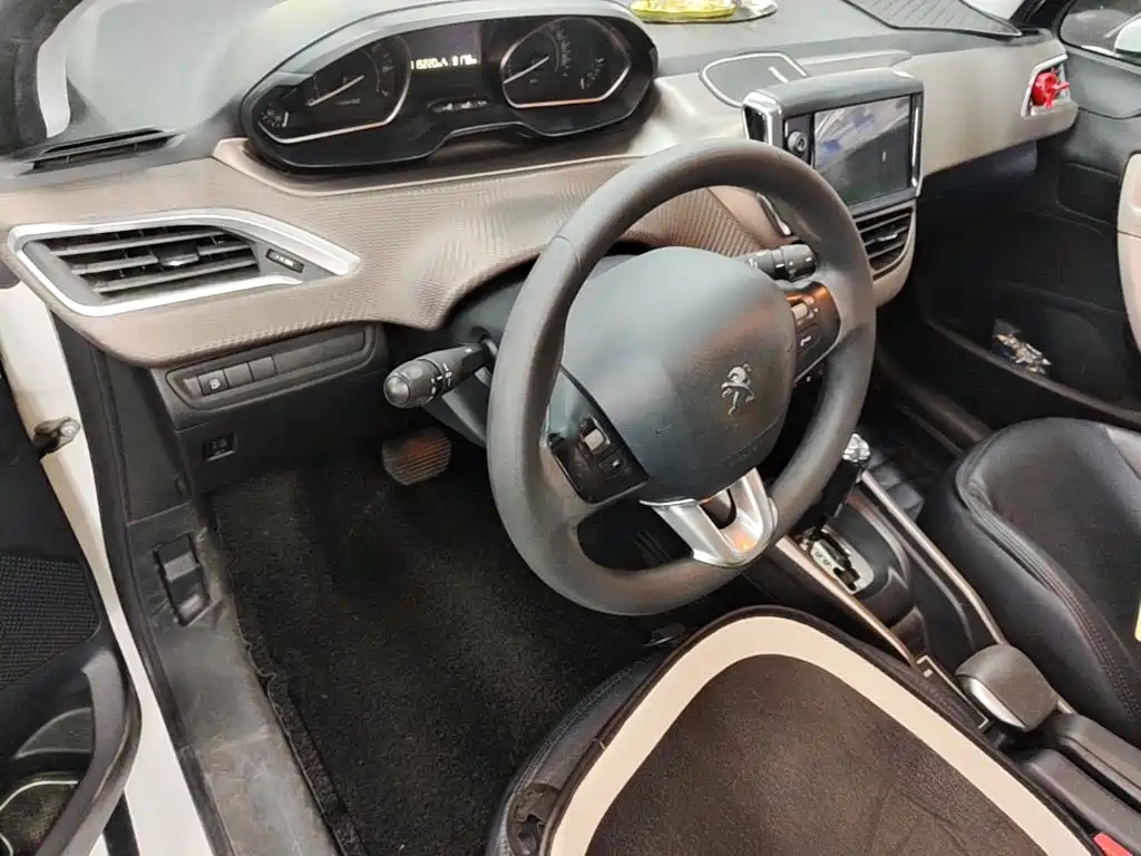 Peugeot 2008 — миниатюра 16