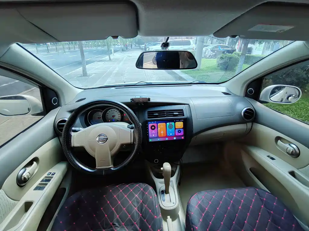Nissan Livina Dynamic Sharp 1.6XV CVT Luxury Edition, фото 8