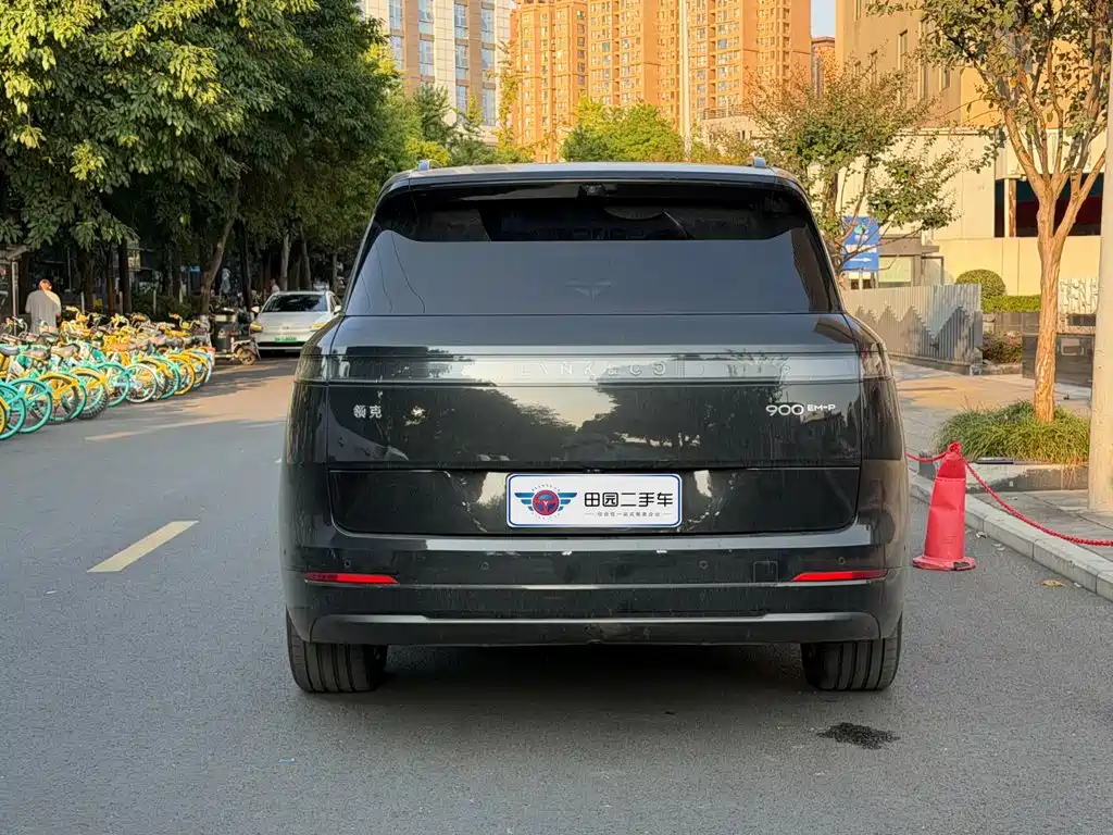 Lynk & Co 900 — миниатюра 5