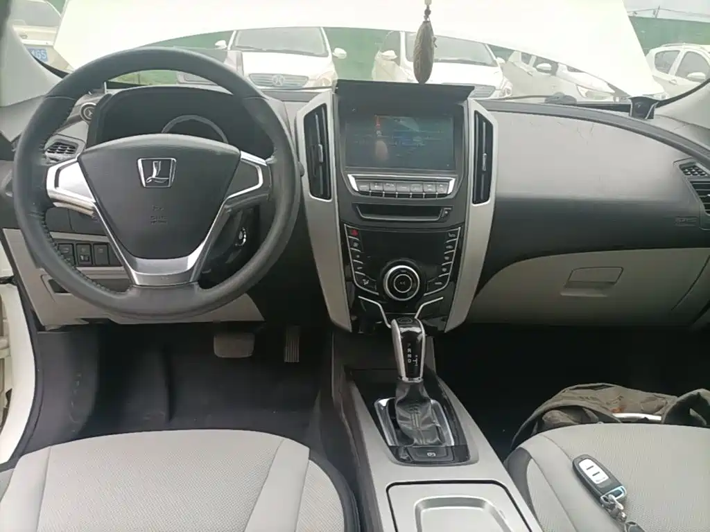 Luxgen U6 — миниатюра 6