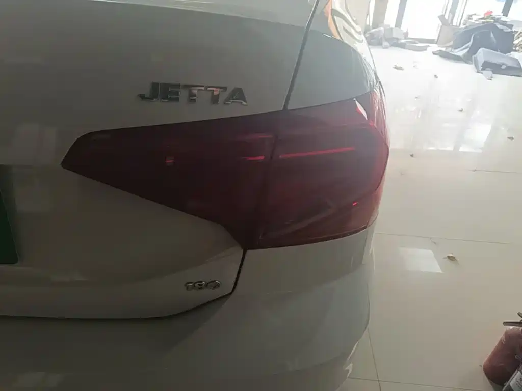 Volkswagen Jetta — миниатюра 8
