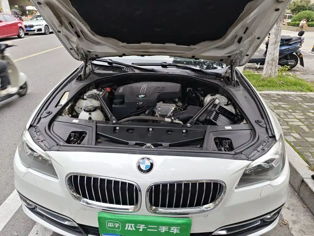 BMW 5 Series — миниатюра 16