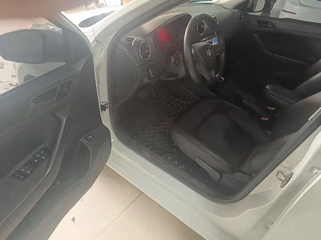 Volkswagen Jetta — миниатюра 16