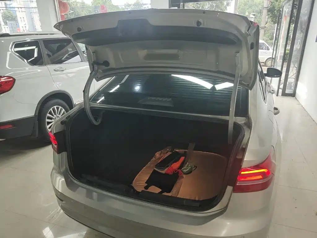 Volkswagen Lavida — миниатюра 19