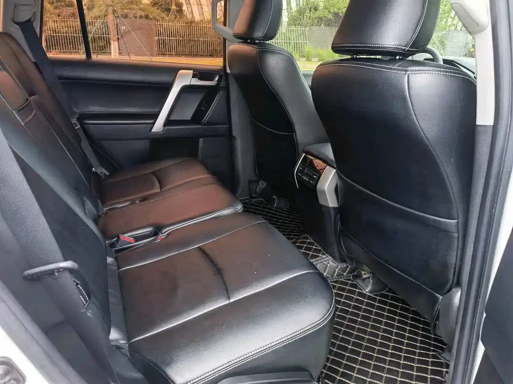 Toyota Prado — миниатюра 9