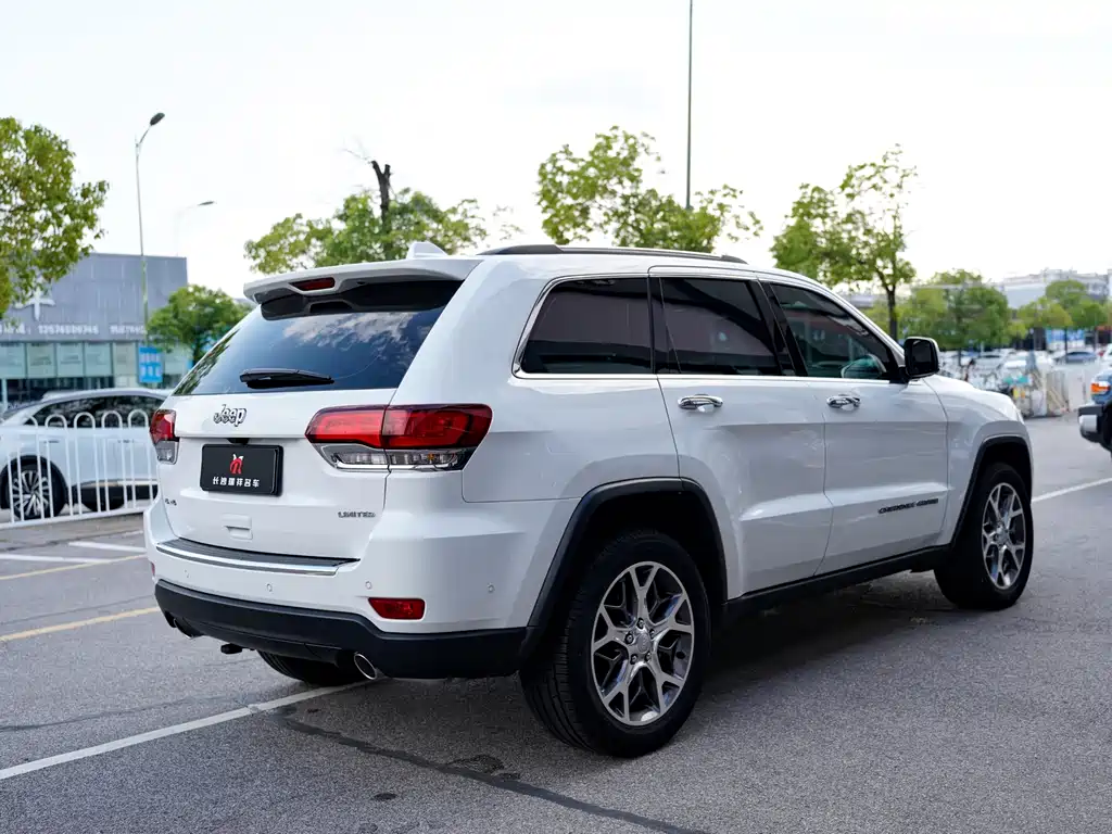 JEEP GRAND CHEROKEE