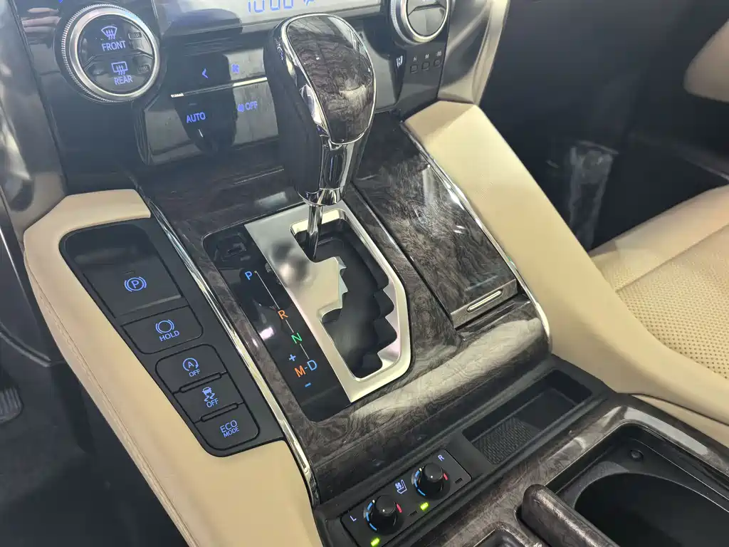 Toyota Alphard 2018 3.5L Luxury