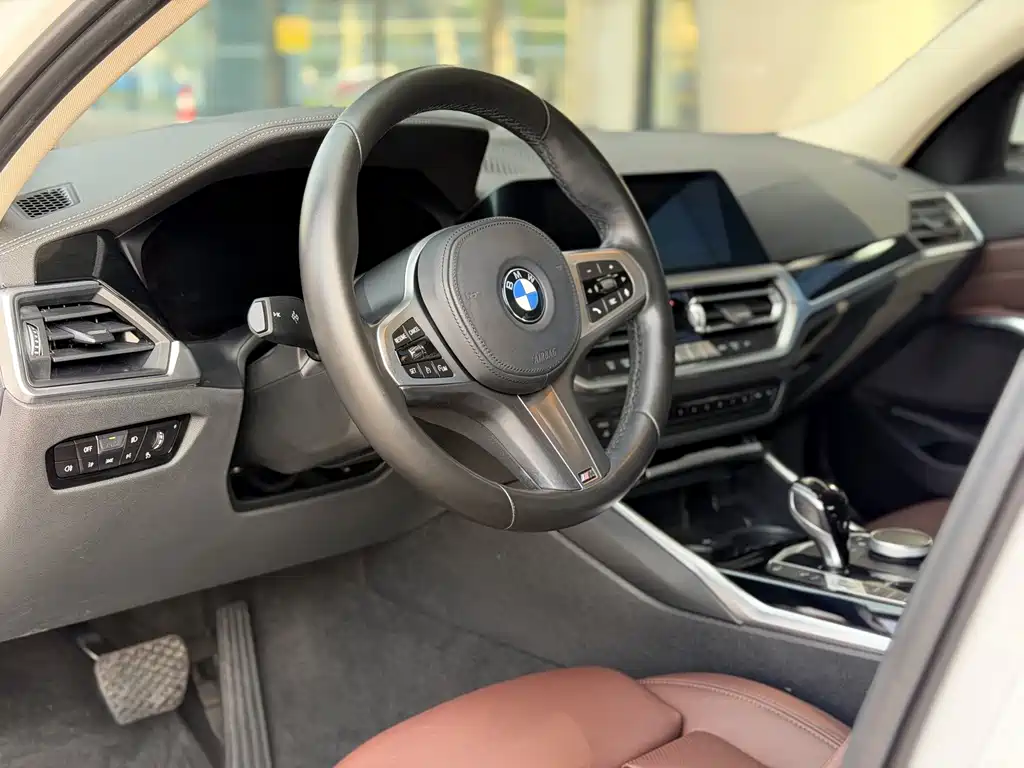 BMW 3 Series 2022 — фото 14