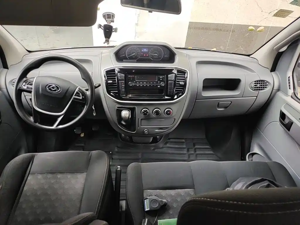 MAXUS V80 — миниатюра 10
