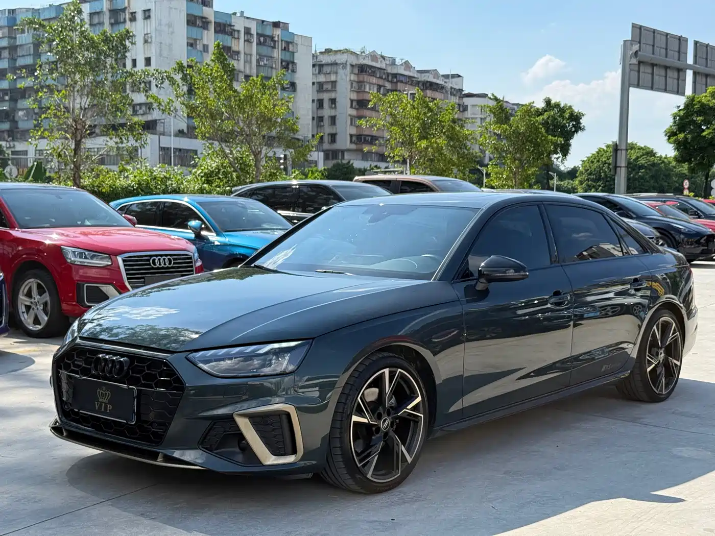 奥迪A4L 2024款 40 TFSI quattro RS套件燃速型 2024