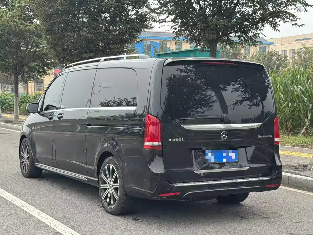 Mercedes-Benz V-Class — миниатюра 2