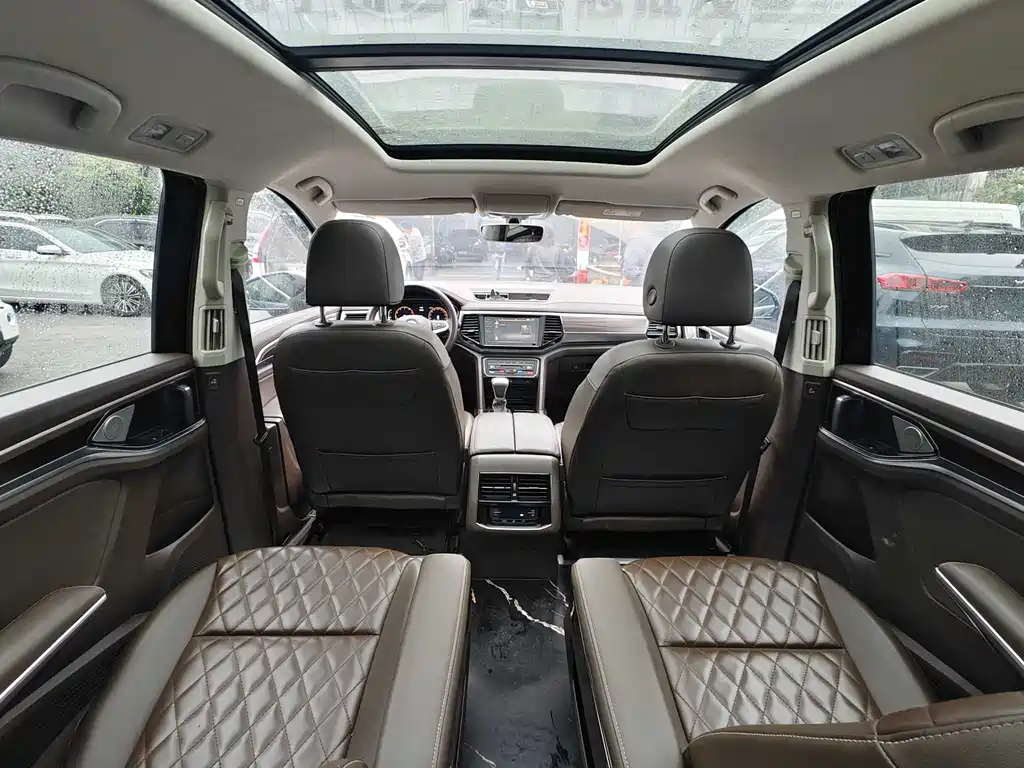 Volkswagen Viloran 2020 330TSI Luxury