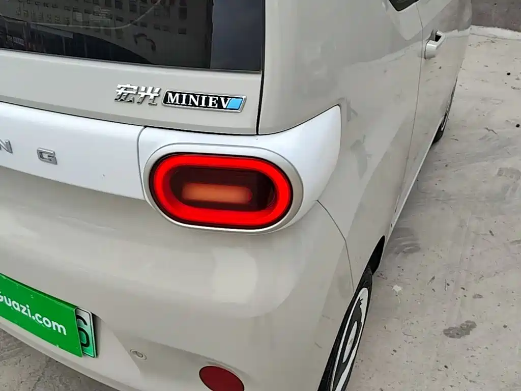 Wuling MINIEV — миниатюра 8