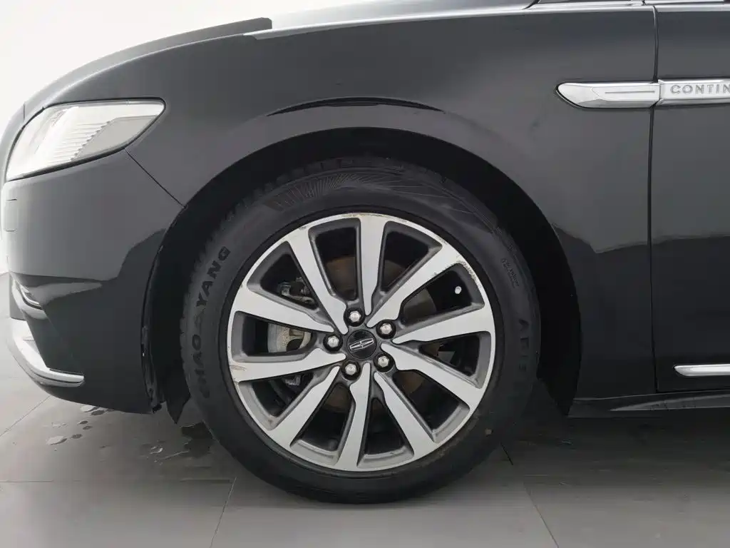 Lincoln Continental — миниатюра 17