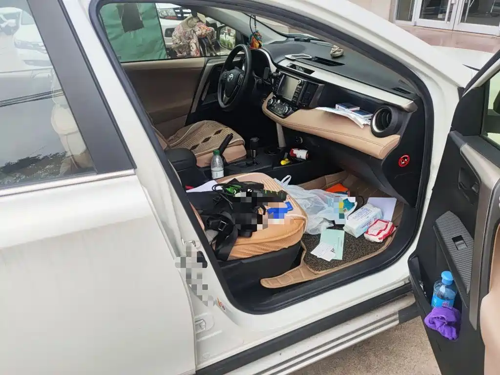 Toyota RAV4 — миниатюра 19
