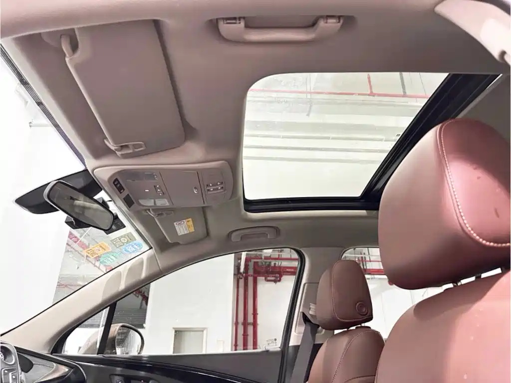 Buick Envision Plus — миниатюра 10
