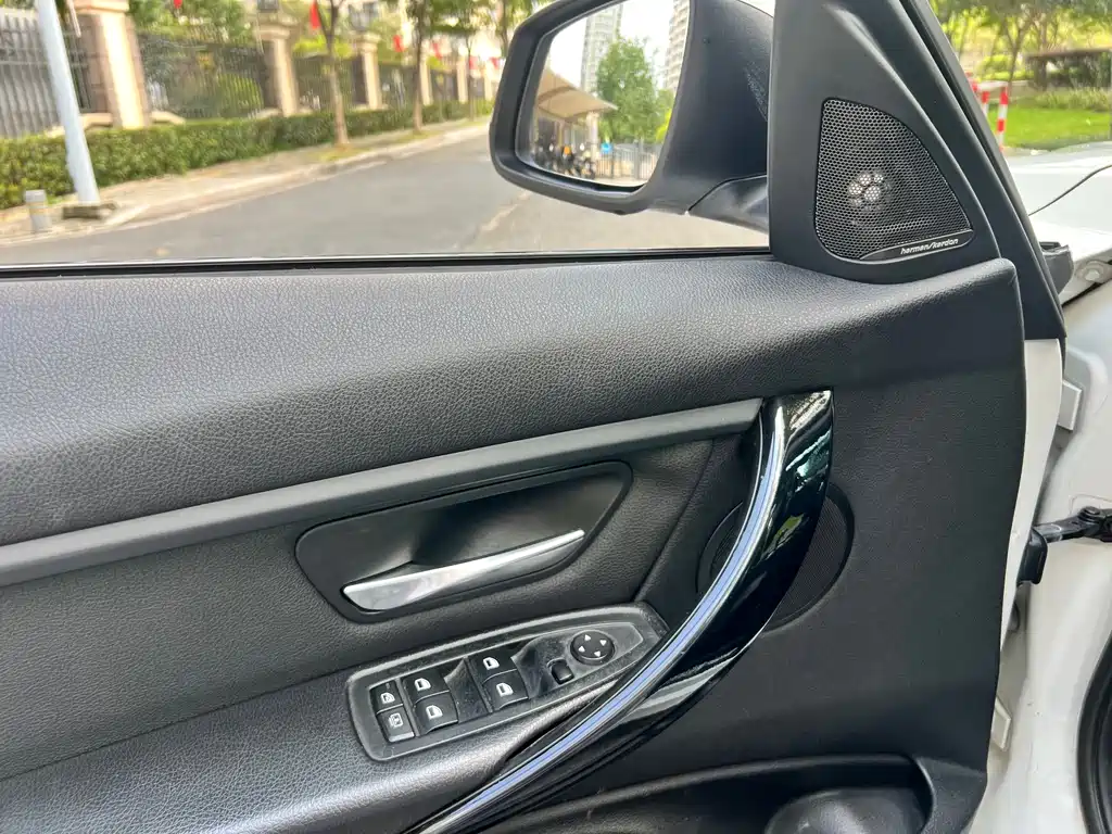 BMW 3 Series — миниатюра 21