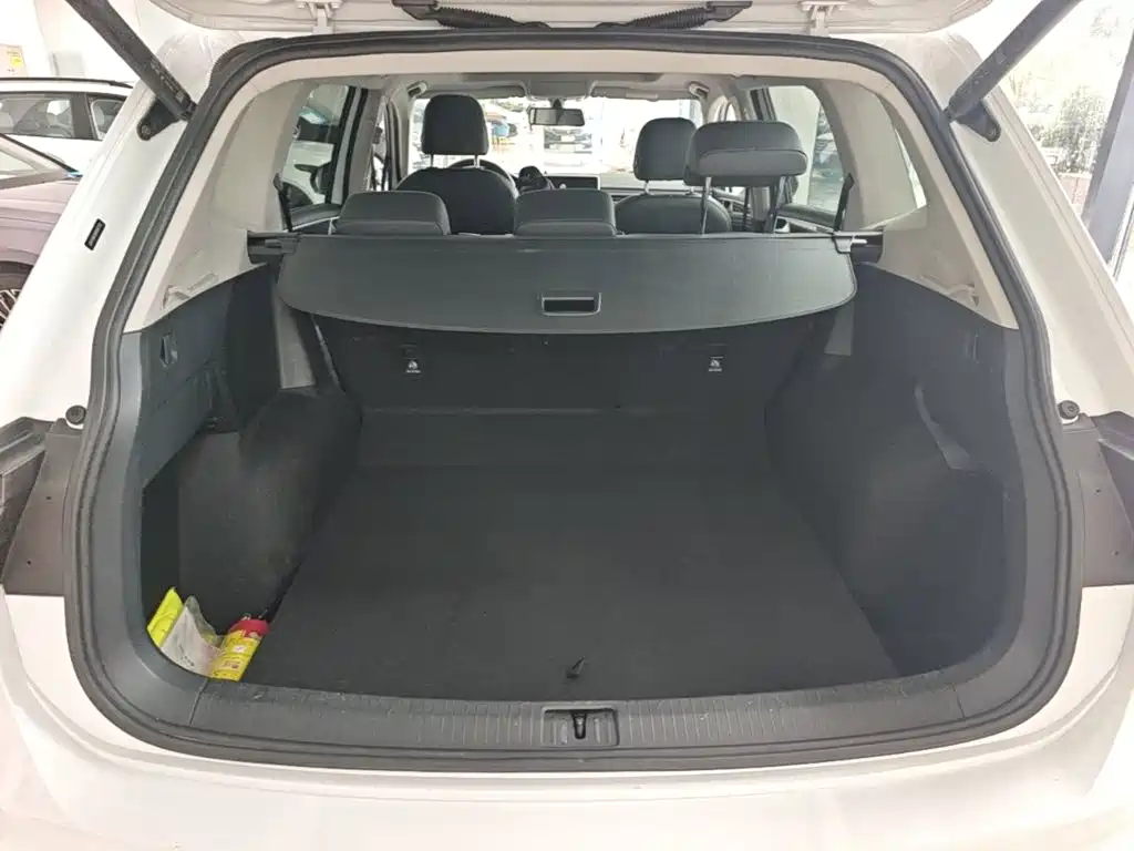 Volkswagen Tiguan L — миниатюра 19