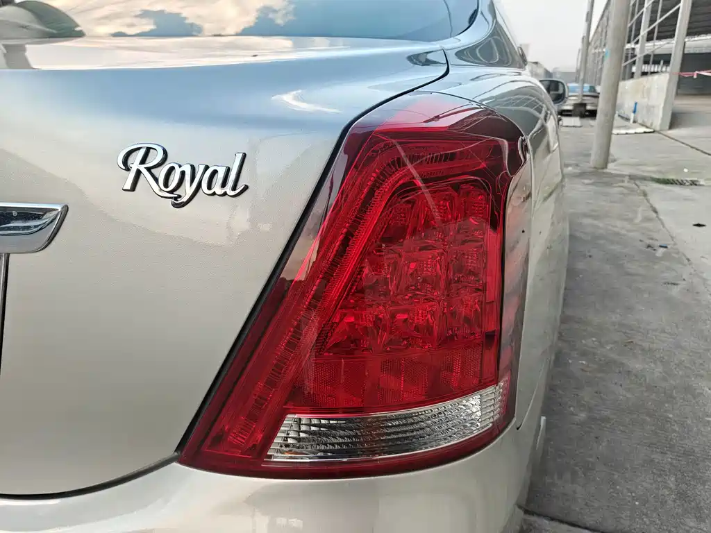 Toyota Crown — миниатюра 28
