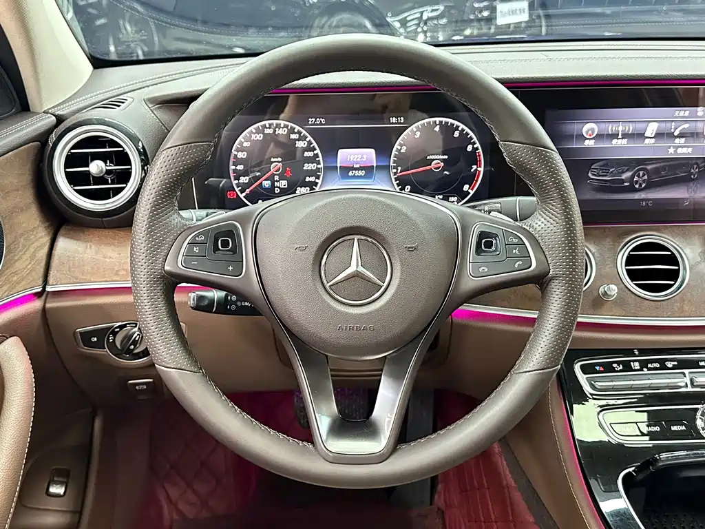 Mercedes-Benz E-Class — миниатюра 17
