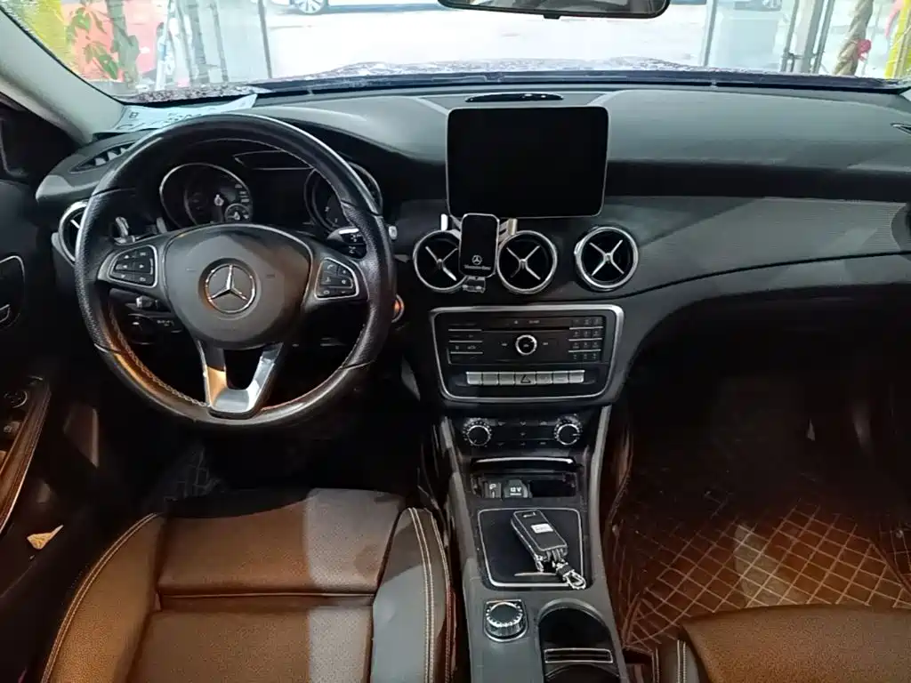 Mercedes-Benz GLA — миниатюра 10