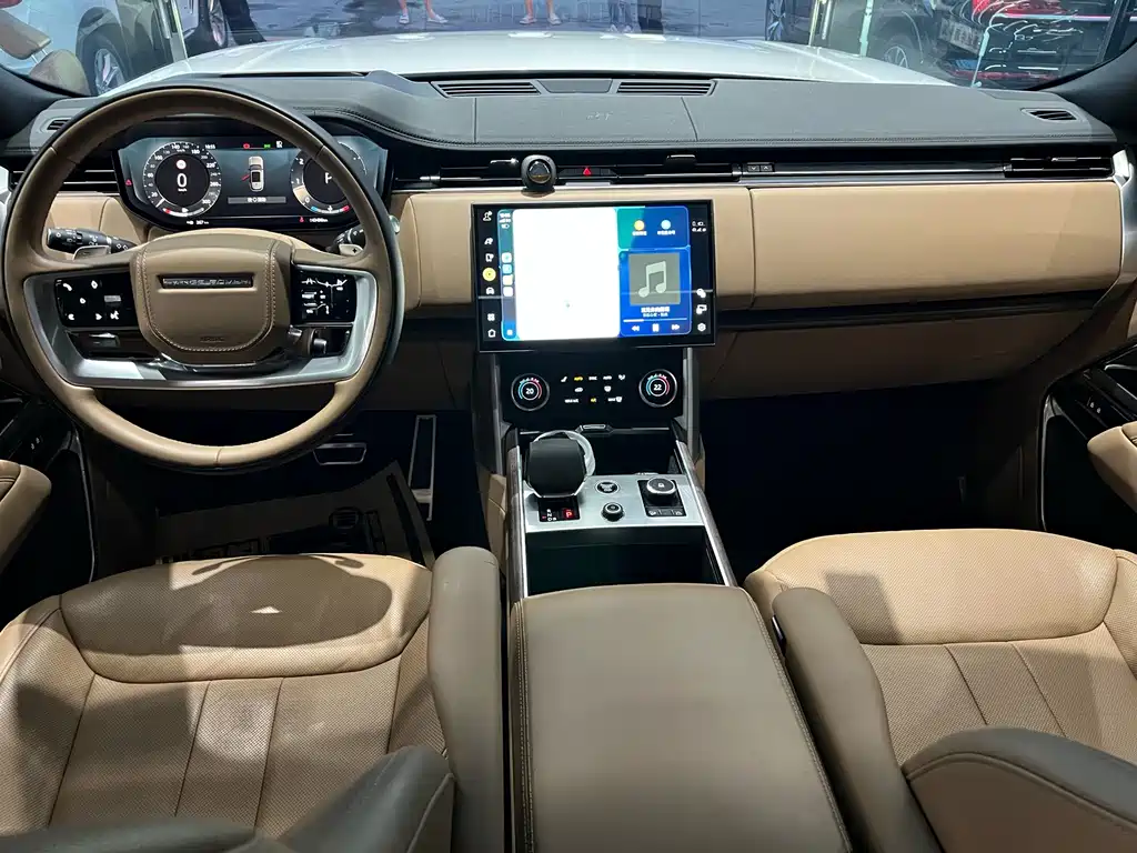Land Rover Range Rover 2023 3.0 L6 400PS Long Wheelbase