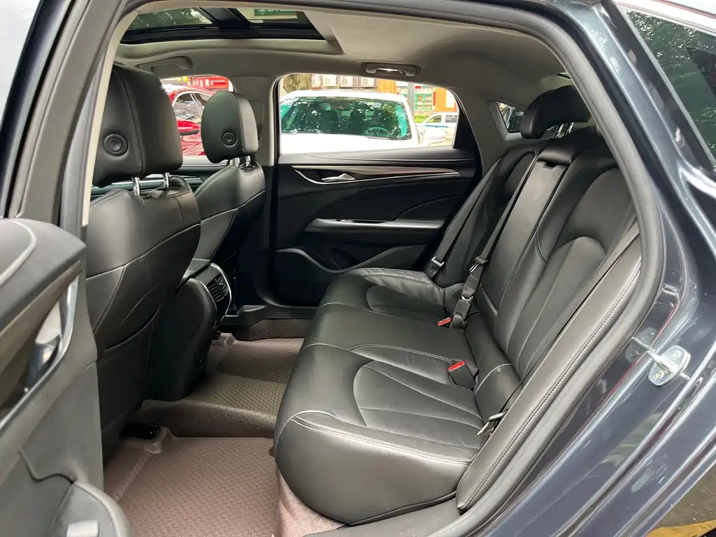 Buick LaCrosse — миниатюра 10