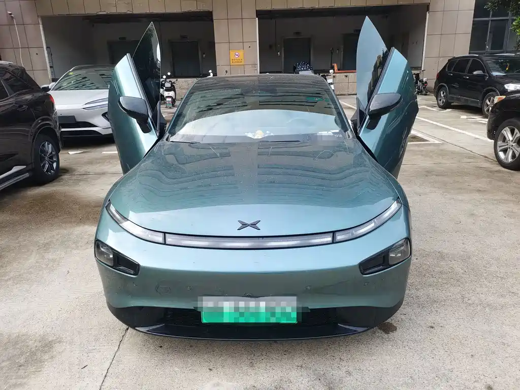XPeng P7 — миниатюра 2
