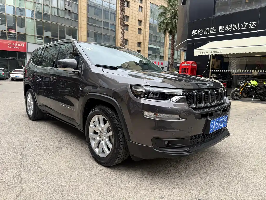 Jeep Commander — миниатюра 7
