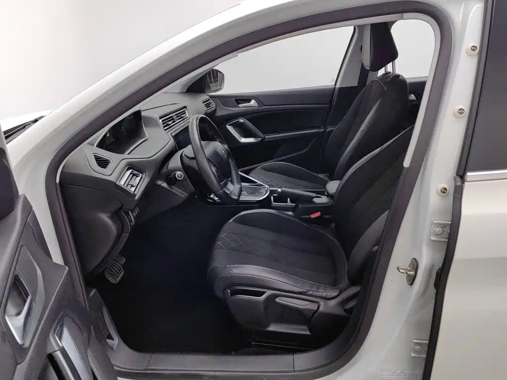 Peugeot 308 — миниатюра 10