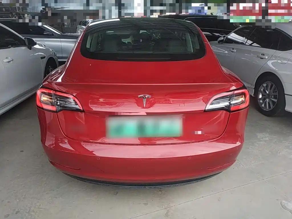 Tesla Model 3 — миниатюра 6