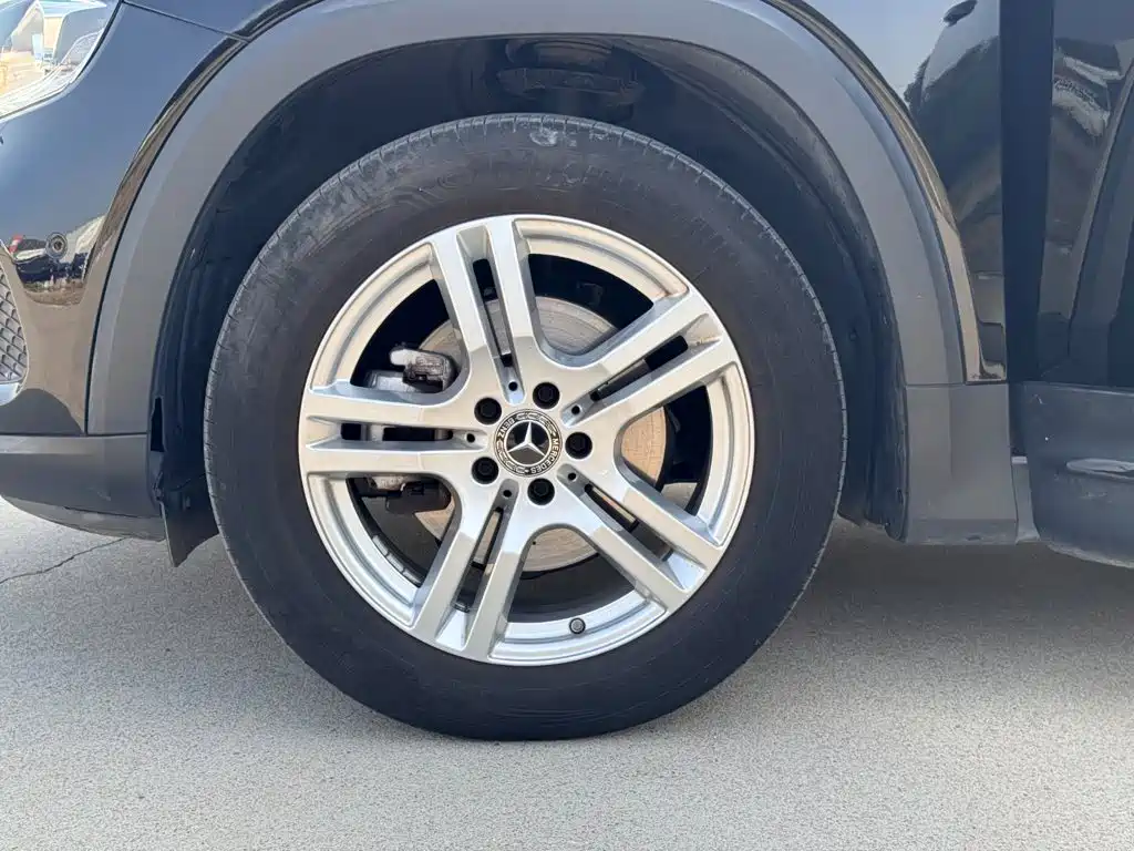 Mercedes-Benz GLB — миниатюра 25