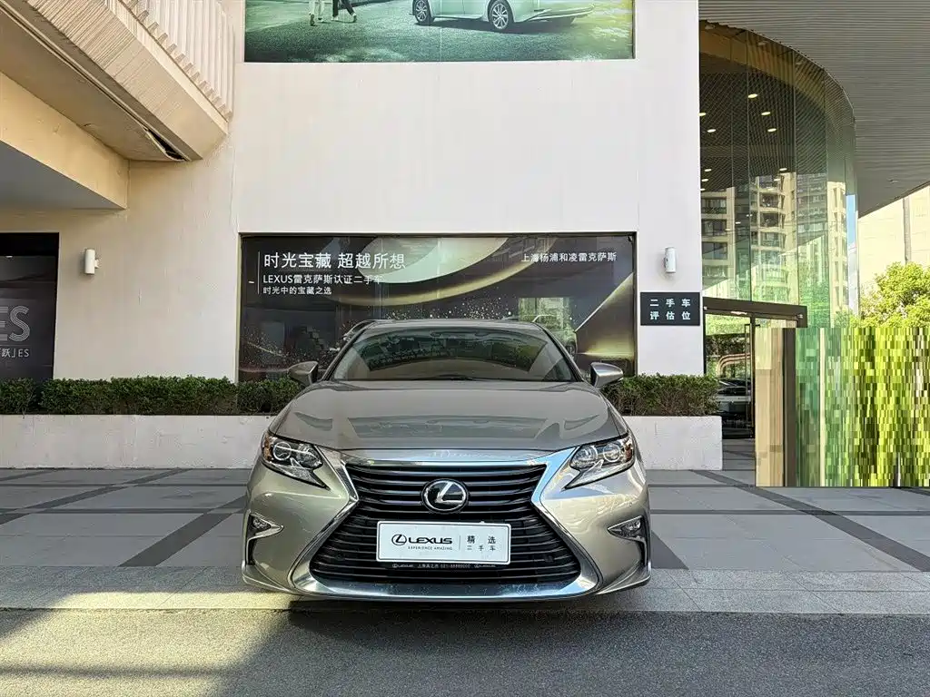 Lexus ES — миниатюра 3
