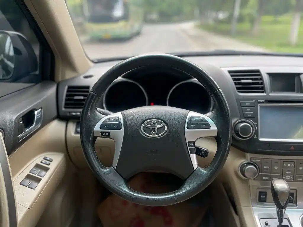 Toyota Highlander — миниатюра 19