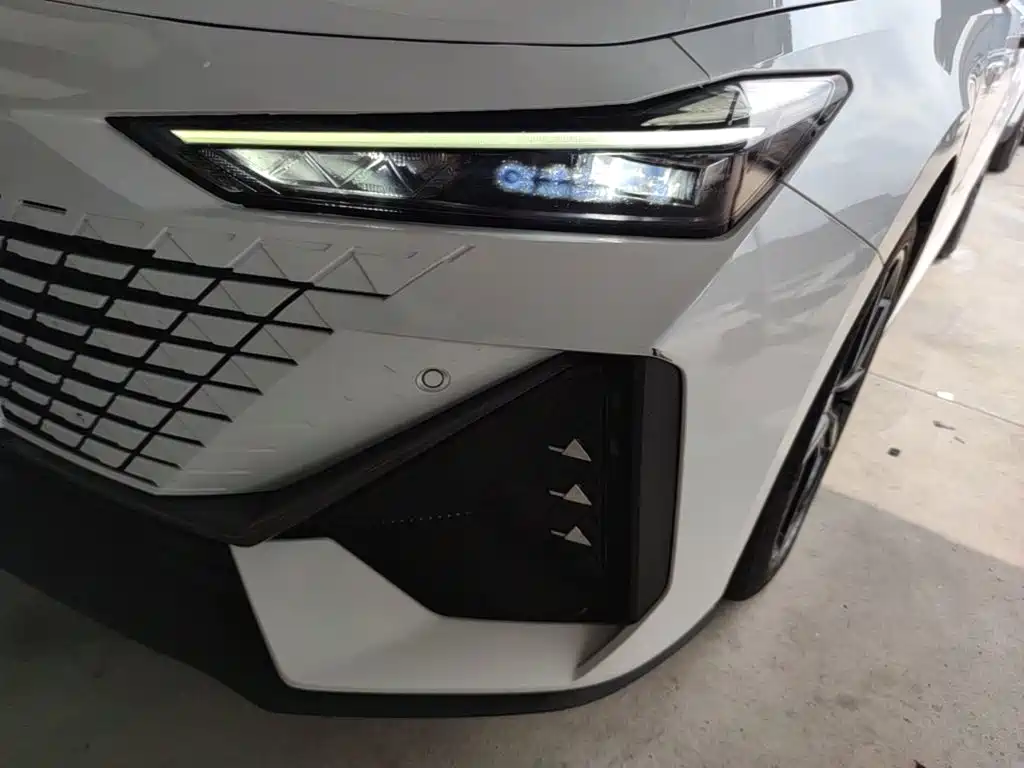 Changan UNI-V — миниатюра 24