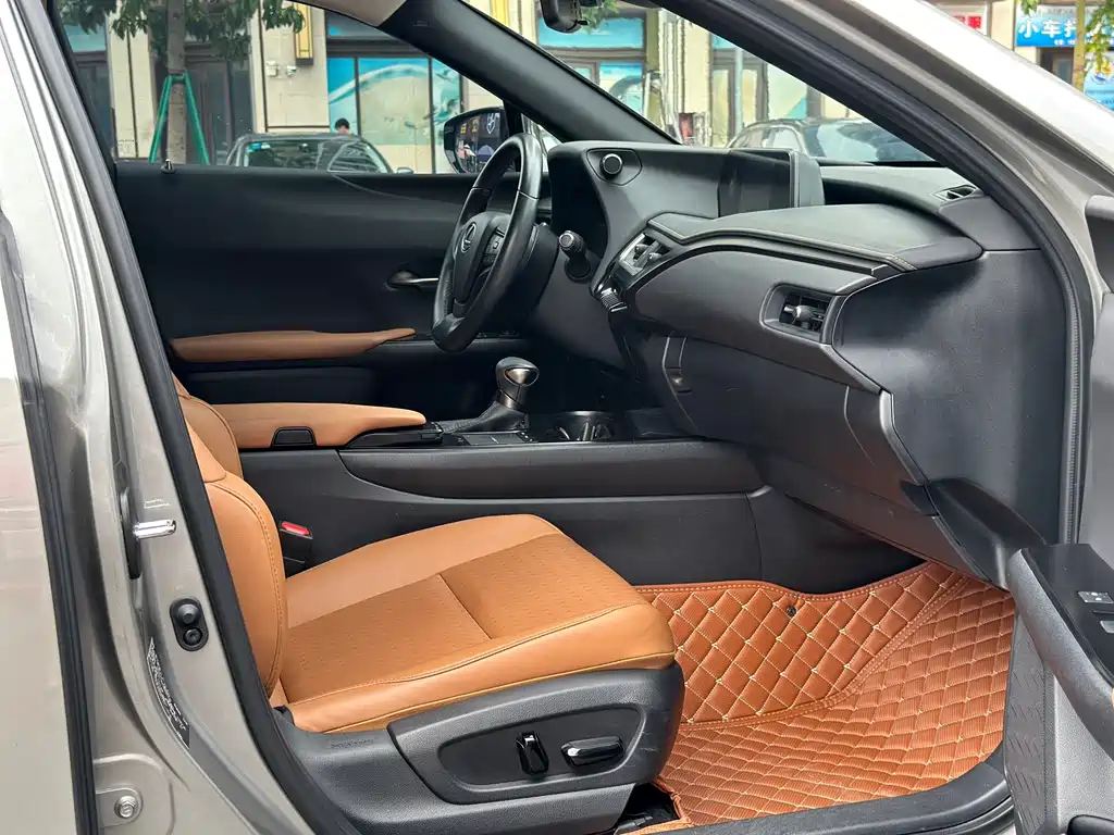 Lexus UX — миниатюра 7