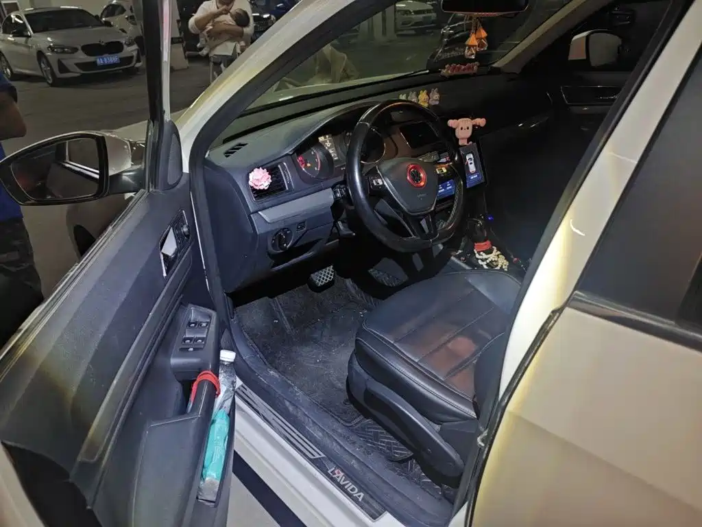 Volkswagen Lavida — миниатюра 17