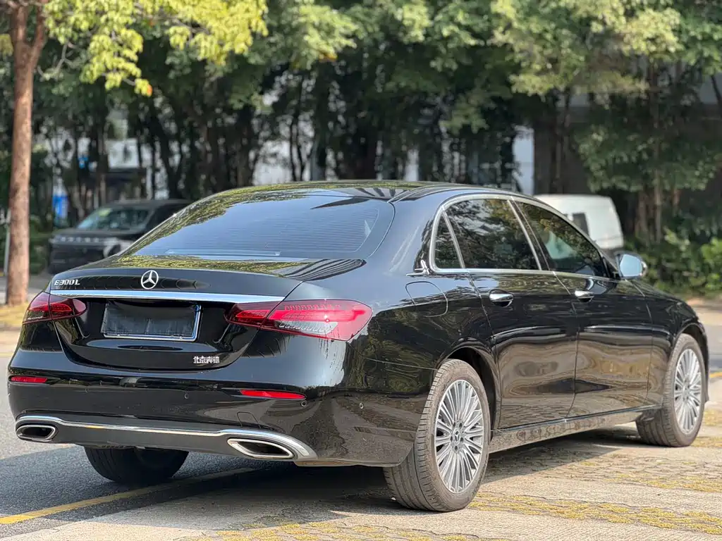 MERCEDES-BENZ E CLASS